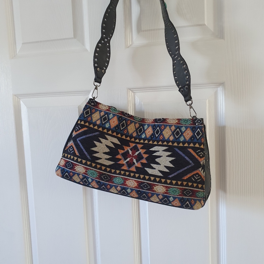 Sam & Hadley Aztec-Pattern Shoulder Bag in Multi-Color - Picture 5 of 7